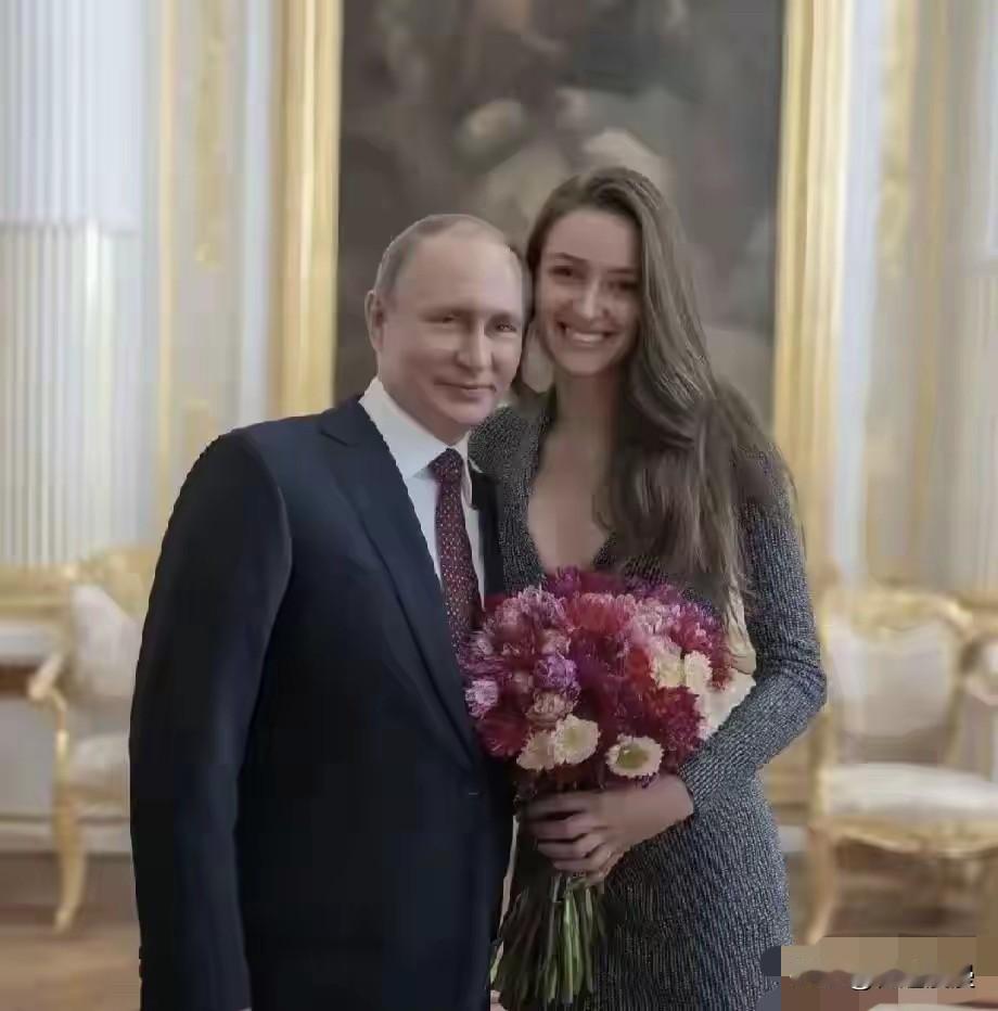 我敢断言跟普京相守的这个女人，必然懂他、敬他，还能让他毫无保留敞开心扉。