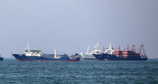 英媒：伊朗懵了，一夜之间10艘船，都改成了“中国身份”。3月4日，一艘名为铁