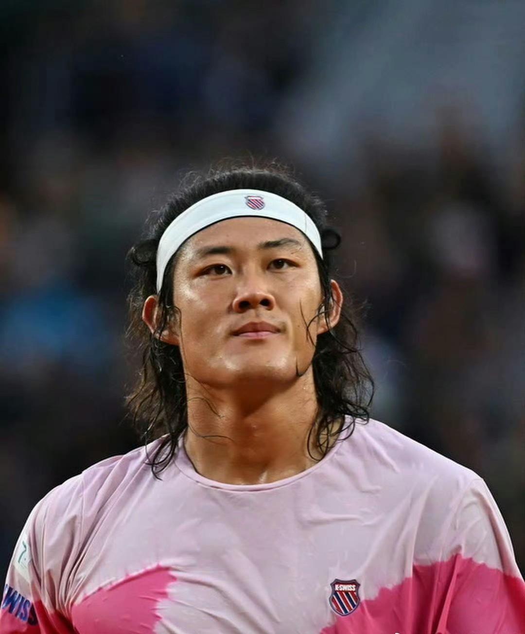 虽然大满贯实现了男女同酬，但其它比赛的奖金差距还是很大。同样是在荷兰举行的25