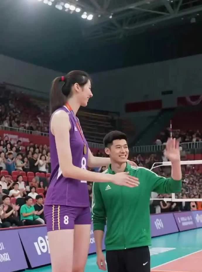 两人别看身高悬殊，但是是真有夫妻相