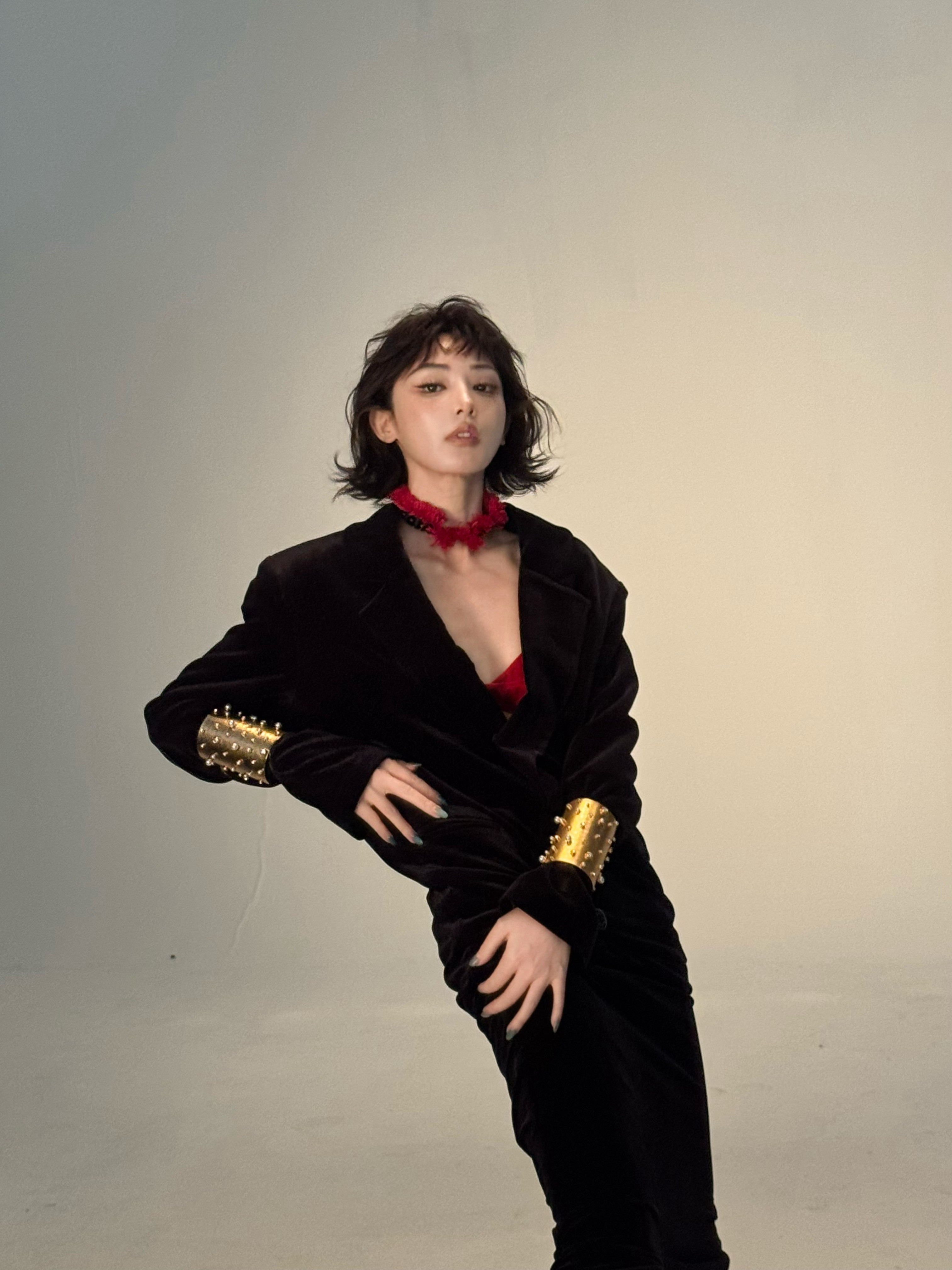 彭小苒眉上刘海彭小苒换了新发型，简约俏皮眉上刘海好可爱