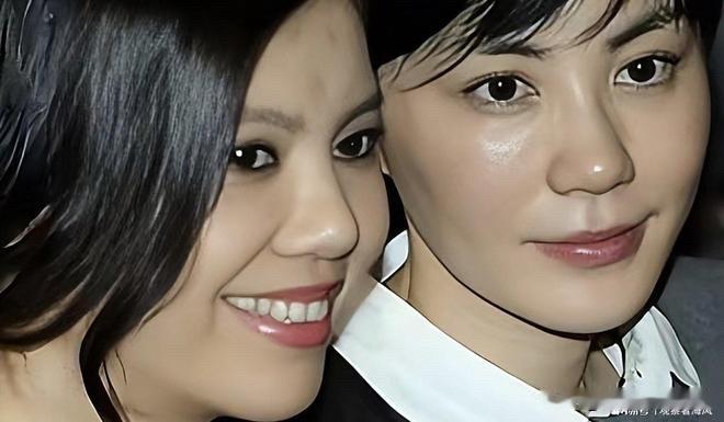 谁也想不到，王菲和姨娘两个风格完全不一样的女子，年轻时曾经是铁姐妹。这两个年