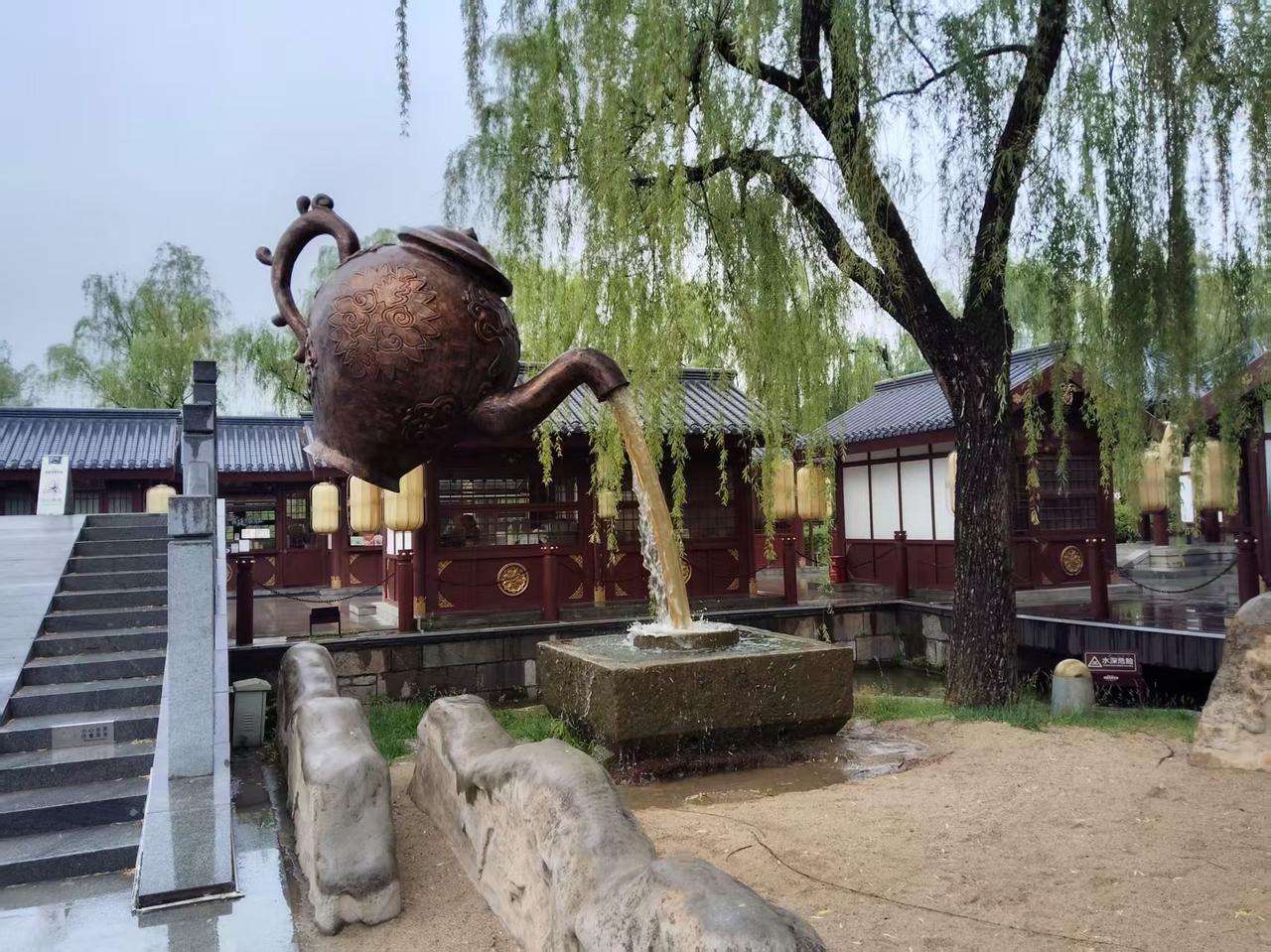 一直想不明白，同样是大同小异的“杯酒释兵权”，为什么刘秀的东汉版本没人蛐蛐赵匡胤