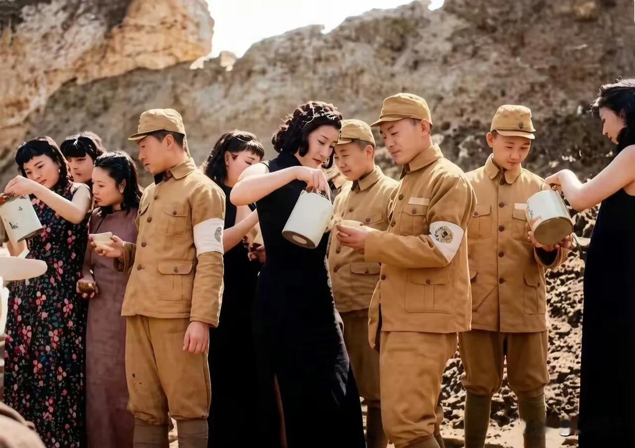 1941年的华北沦陷区，那几个烫发、身着旗袍给侵华鬼子端茶送水的“女汉奸”，让人