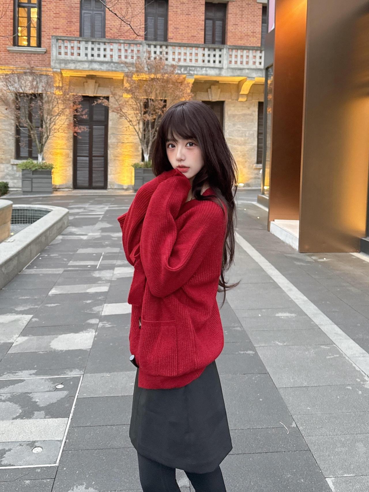 今年冬天的不同新年要穿红红的(｡•o•｡∩)