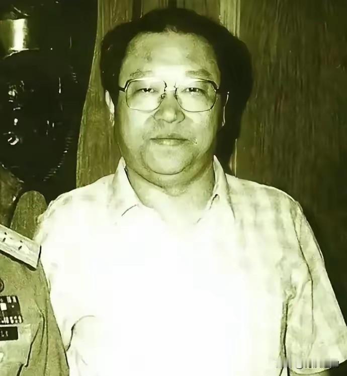 潜伏在台最长间谍李志豪，1998年揪出我军两名高级叛徒，后回香港这个名字背
