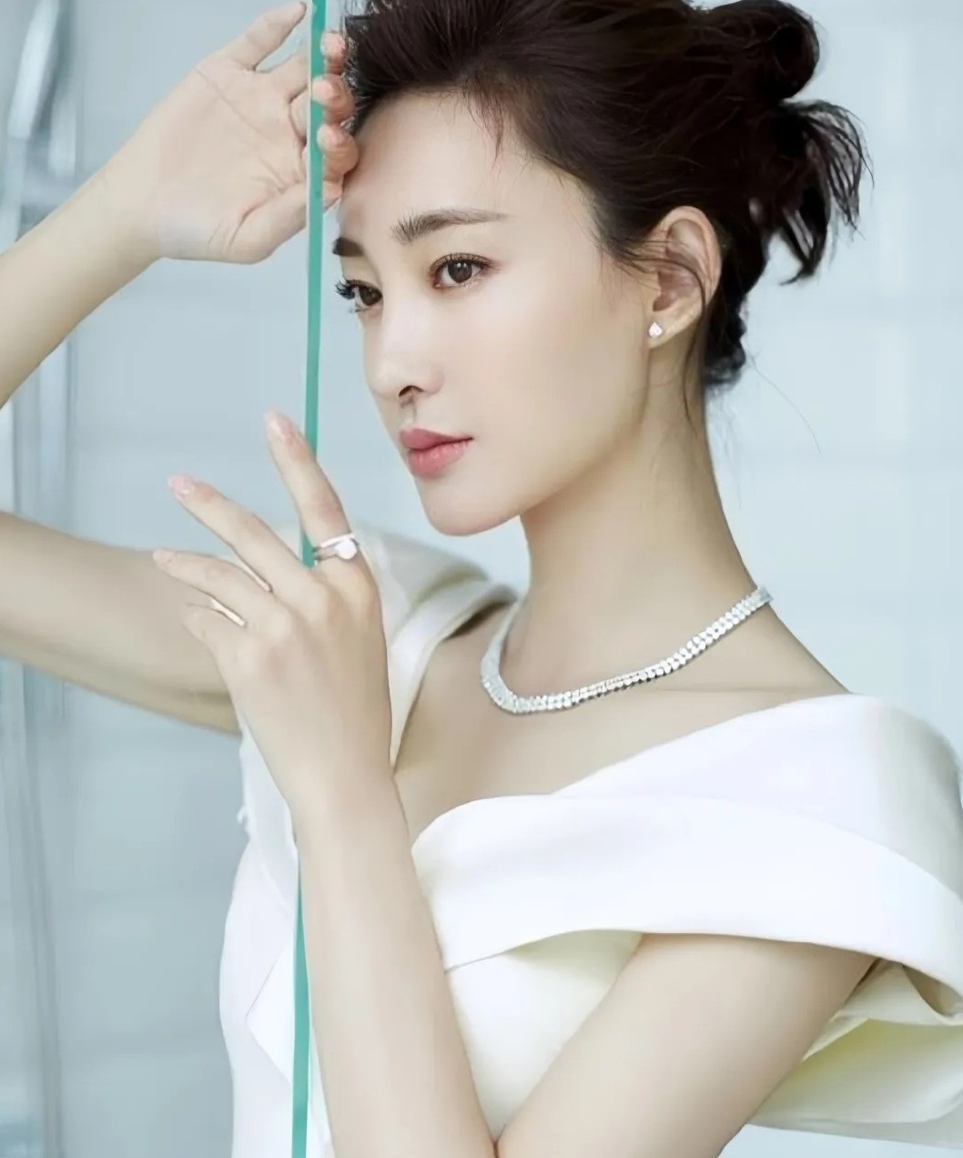 这下子所有的短剧演员恐怕郁闷极了！没演技、没颜值，或者光有演技的演员可