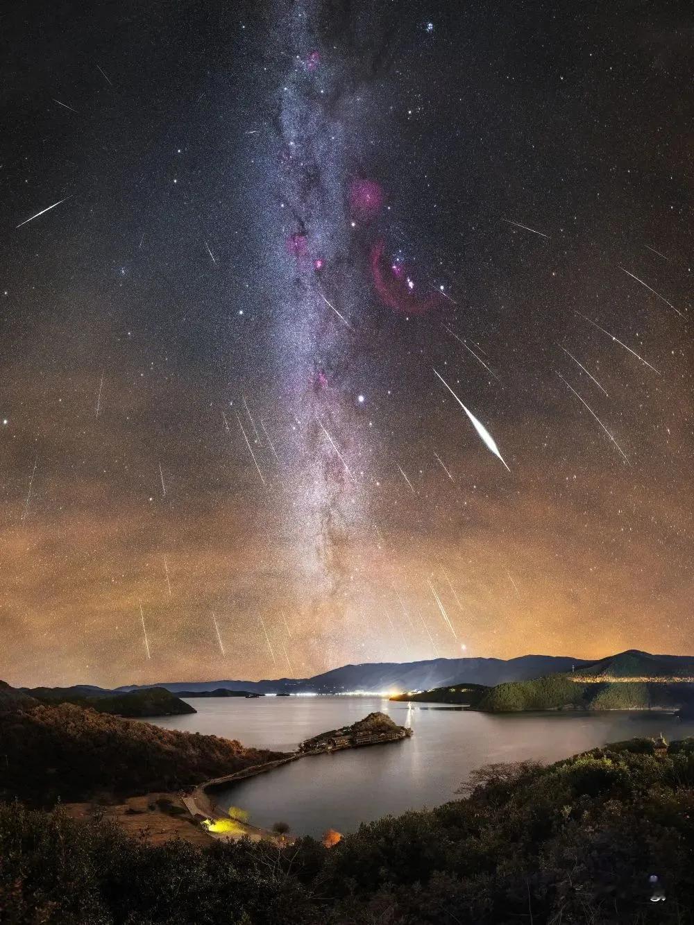 年末“天象剧场”12月好戏不断。12月5日有年度第二大满月，7日木星伴月，8日水