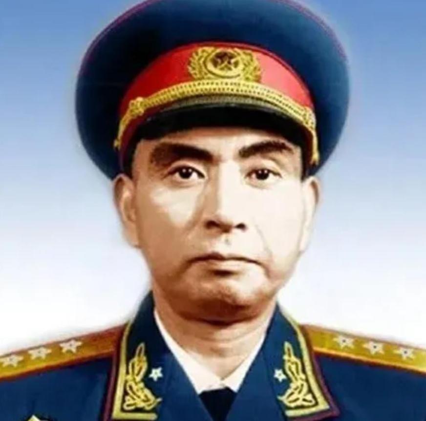 1958年，志愿军司令杨勇刚刚回国，1位老部下就打来电话，说：“老首长，因为我生