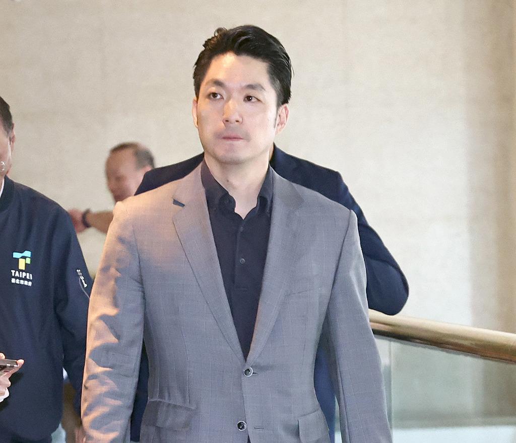 民进党前“立委”郭正亮在17日的节目中指出，以目前蓝营内部民调来看，蒋万安的确在