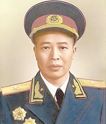 1955年一位将军来给主席敬酒，毛主席惊奇地对他说：当年你来过我家。1964年，