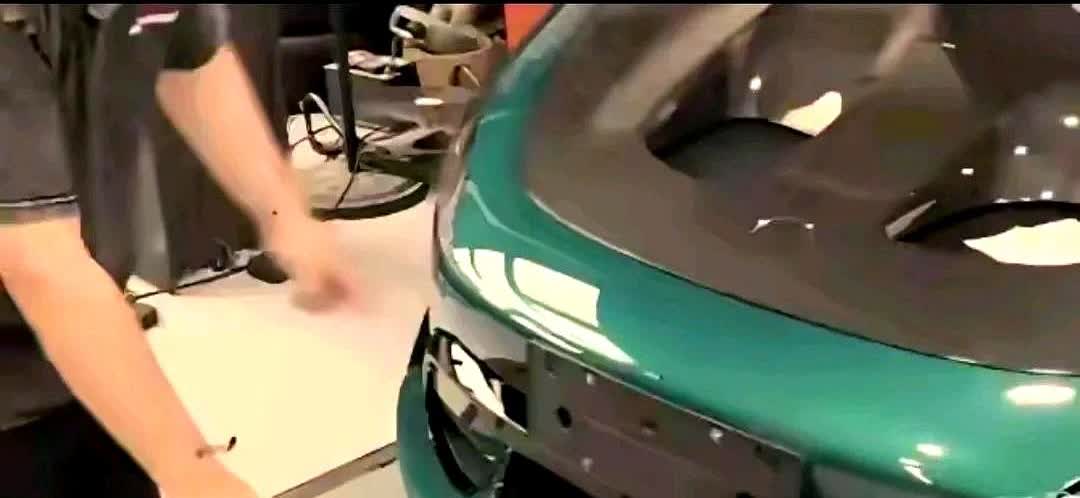 保时捷GT3RS车主演示真正的挖孔机盖，这是要气死小米SU7Ultra车主吗？