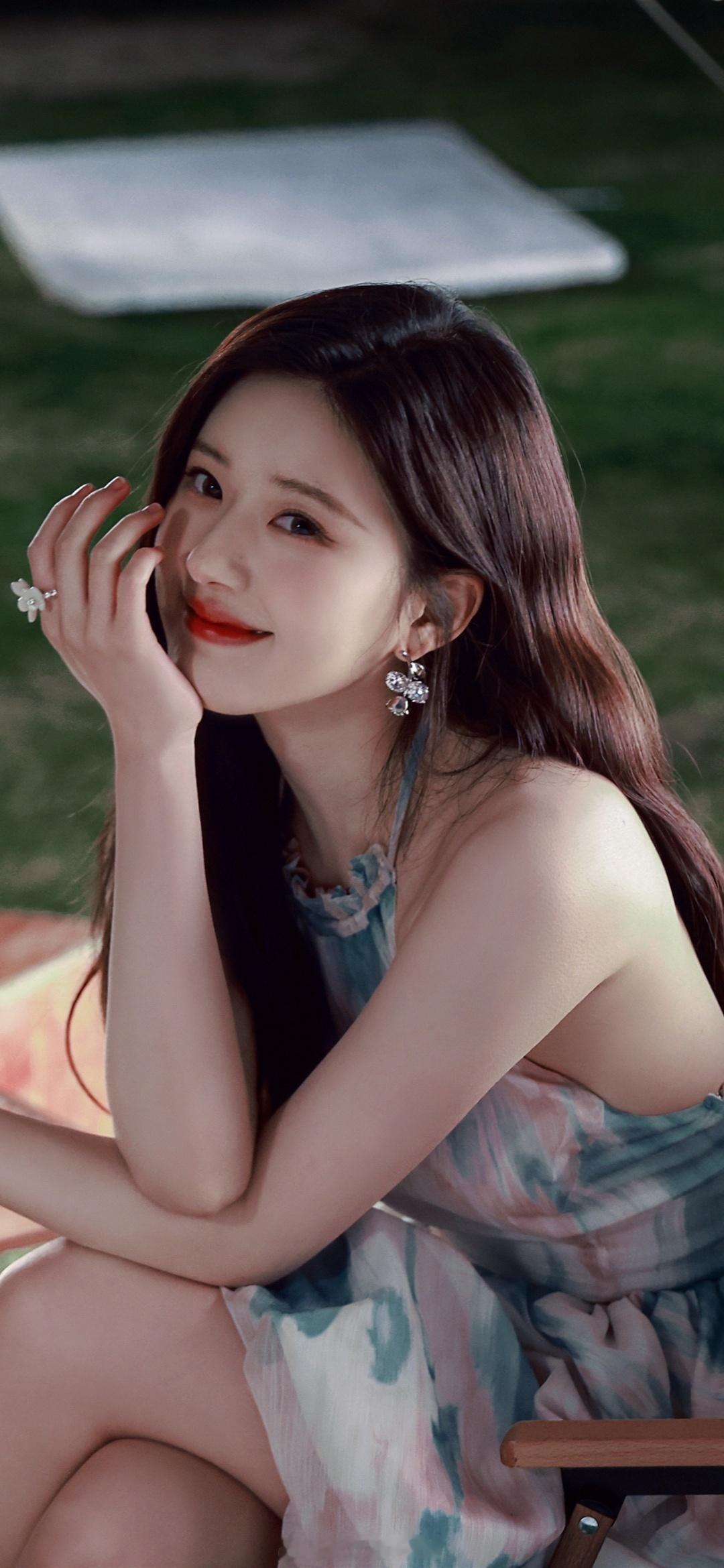 赵露思绿纱轻盈纯美写真