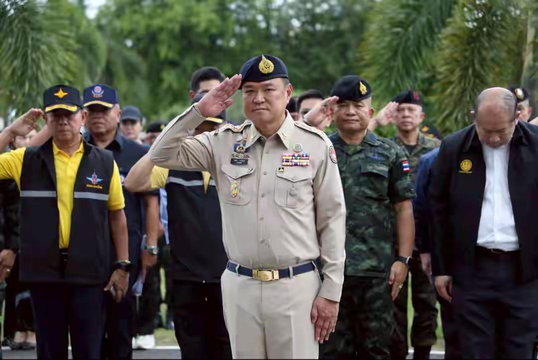 泰国与柬埔寨又打起来了，不知洪森作何感想？与上次佩通坦的态度不同，阿努廷表示:不