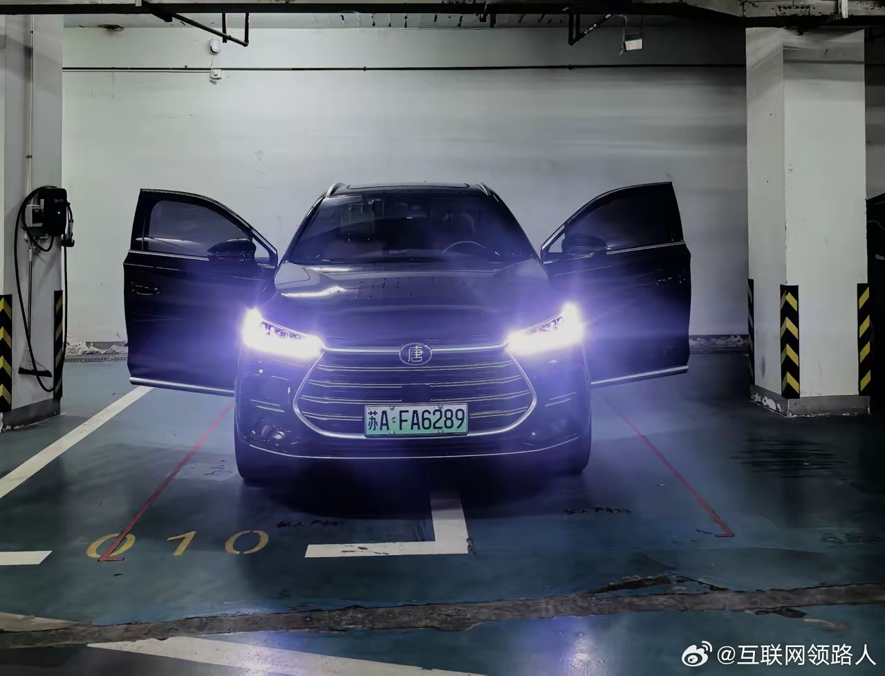 我的车位以前总被占，后来自己改划了线，现在再也没人乱停啦。有时候啊，办法总比困难