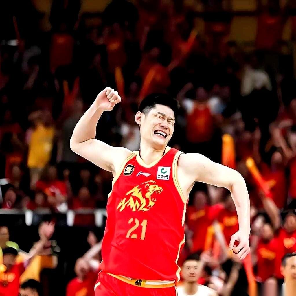 一出大戏，主角还没登场，搭好的台子先塌了。说的就是胡金秋和上海队。真就差那么