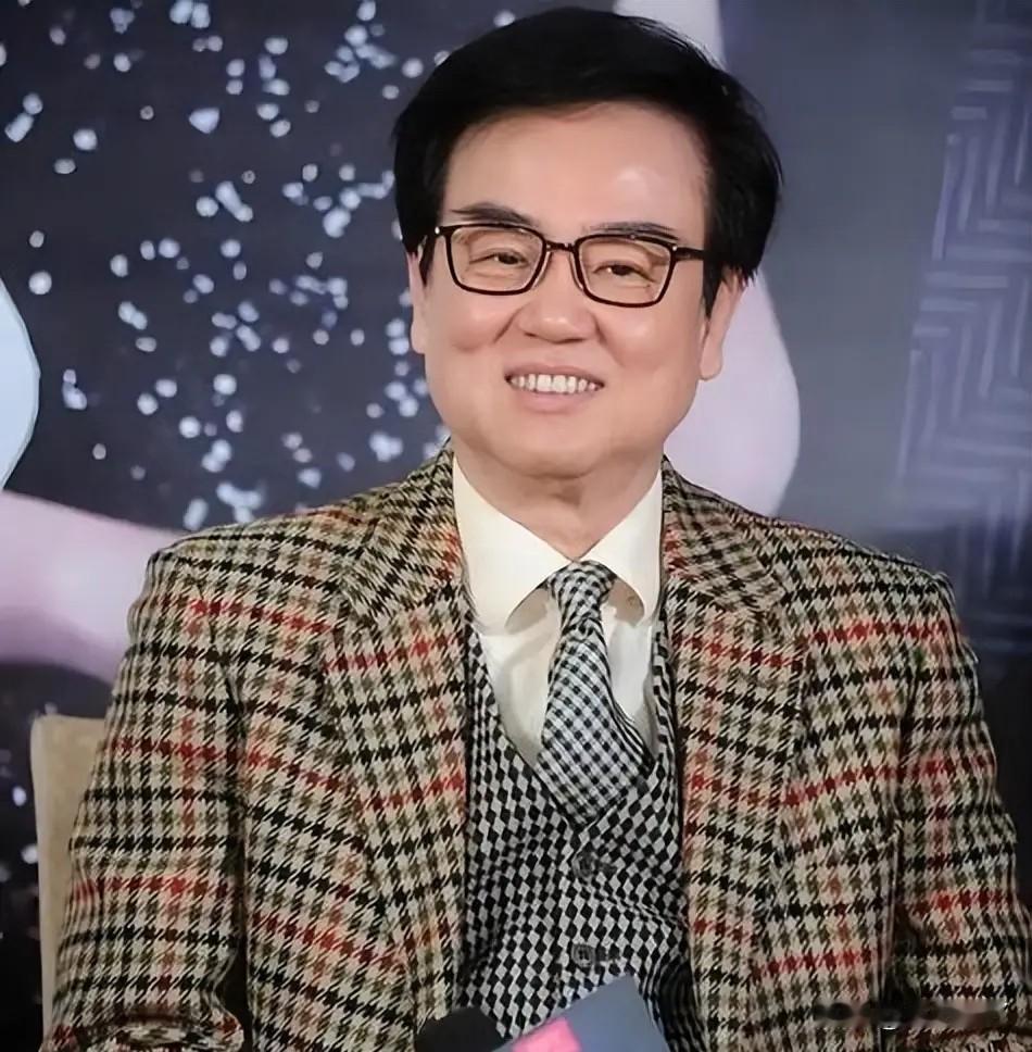 不是上千万也不是上亿元黄百鸣这样的大富豪，竟然会因为一辆车的钱，仅仅120万