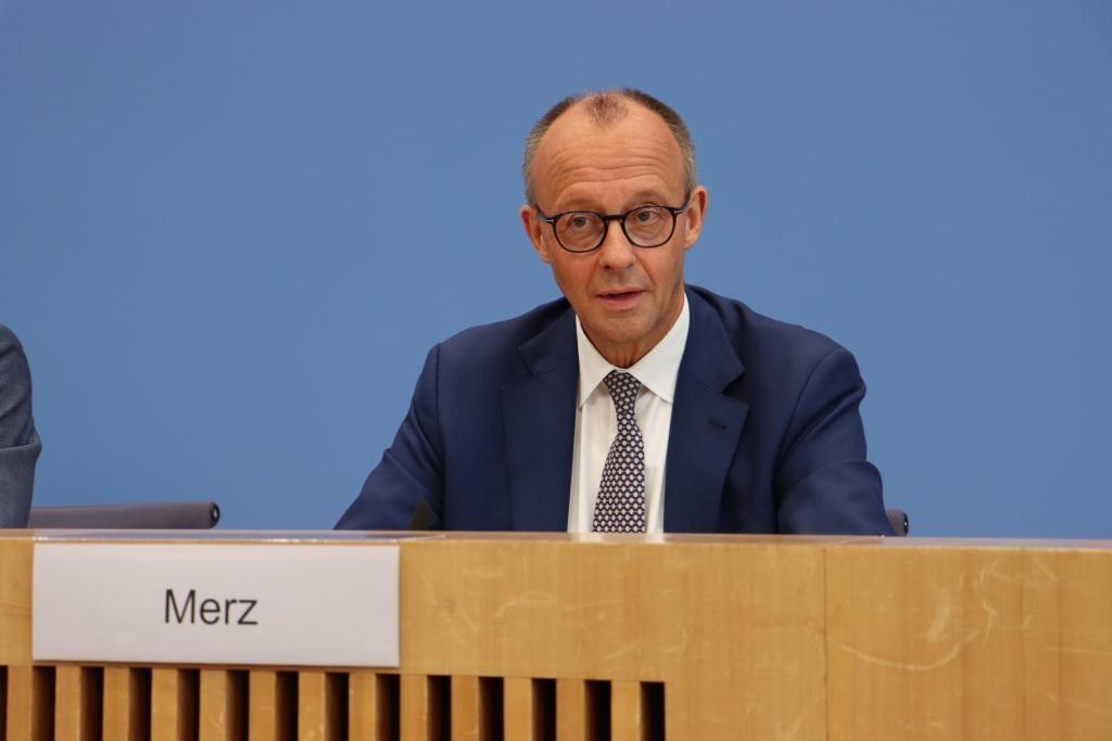 德国又给高市早苗上了一堂课！据媒体12月4日报道：最近德国和波兰在柏林开会，