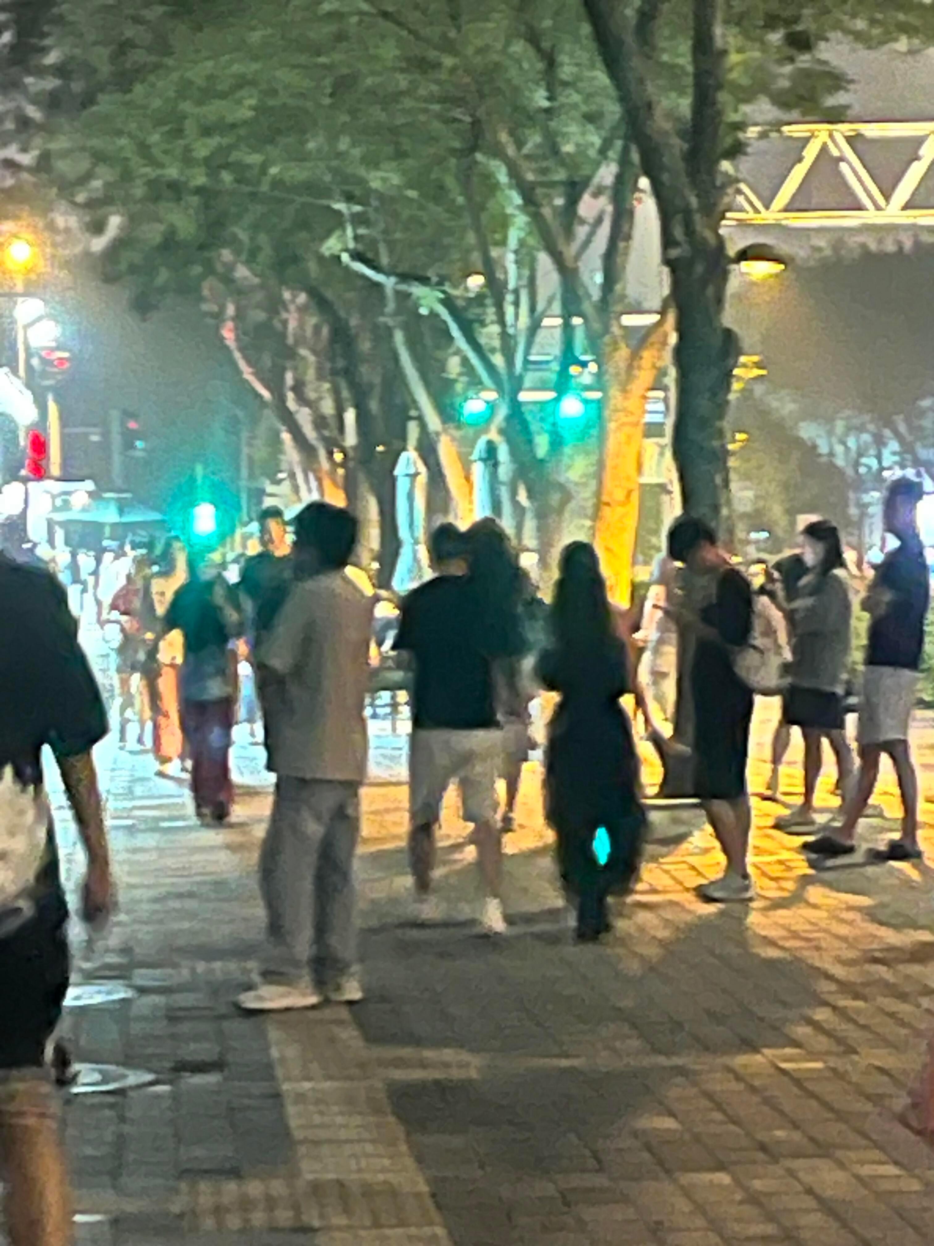下班都不止一个观众笑得退场有刚出有这会道上也有🍠按时上班​​​
