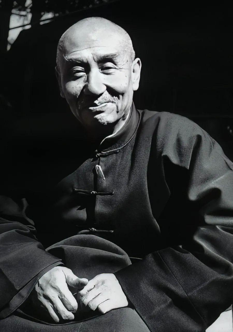 1934年老蒋为什么非要亲自去太原找阎锡山呢？1930年中原大战，阎锡山牵