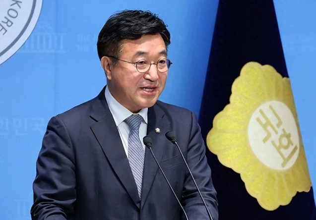 韩国最大在野党表示：韩国执政党大选单一化，还不如小学班长选举