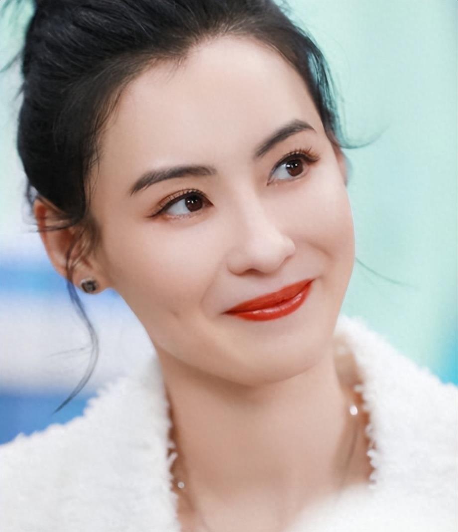 张柏芝离婚后14年，因一场官司被迫重回公众视野。这场官司的结果直接关系到她名