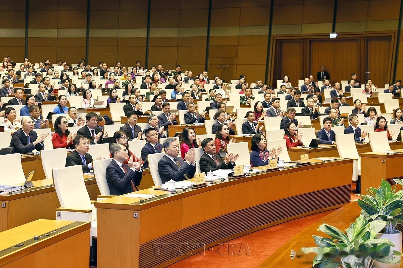 越南紧急召开非常规国会。一场高票表决，搅动整个东南亚基建格局。473名议