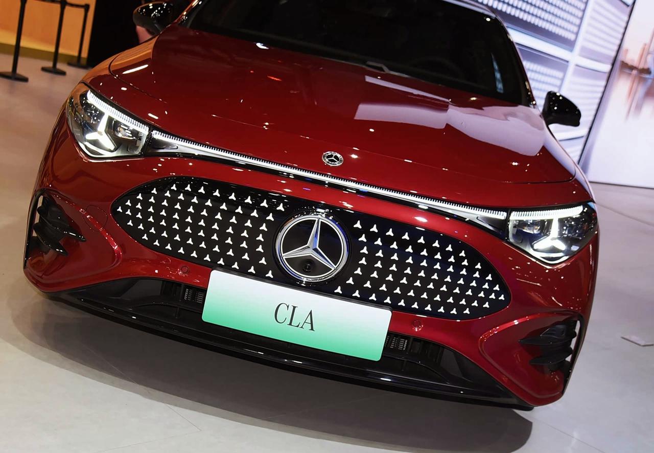 全新奔驰纯电CLA特别涂装版亮相，800V平台+89度大电池该车已在11月5日