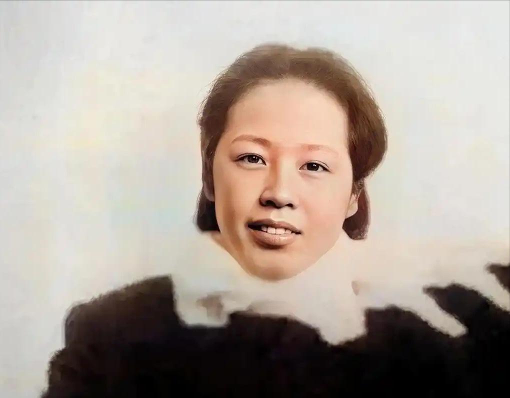 1949年新中国成立，刘伯承得知老家原配妻子还在世，半生独居度日、家境清贫无比，