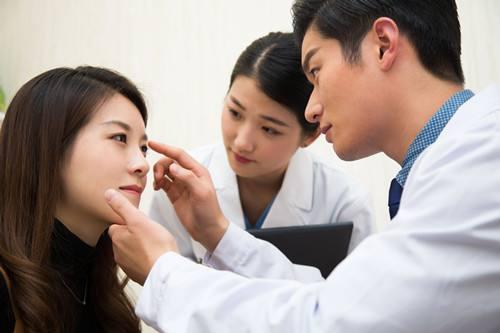 “面诊”人人可试: 看脸色测疾病!