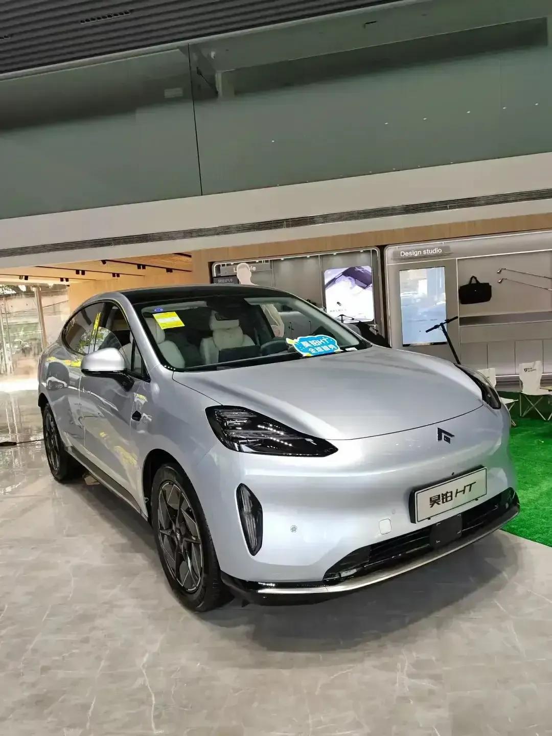 车企2025年销量目标：1，比亚迪，2025年冲击目标550万辆，目标增长率2