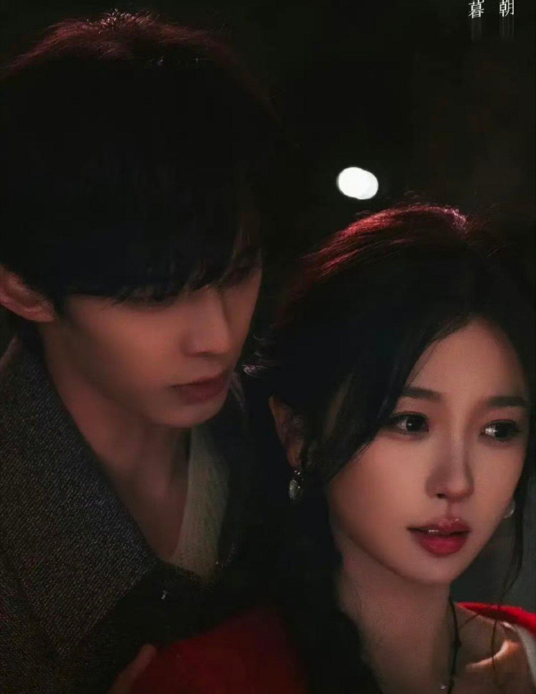 1、高伟光那部《哑舍》是真够尴尬的，扑得一点声响都没有，说是血扑都不夸张。按理说