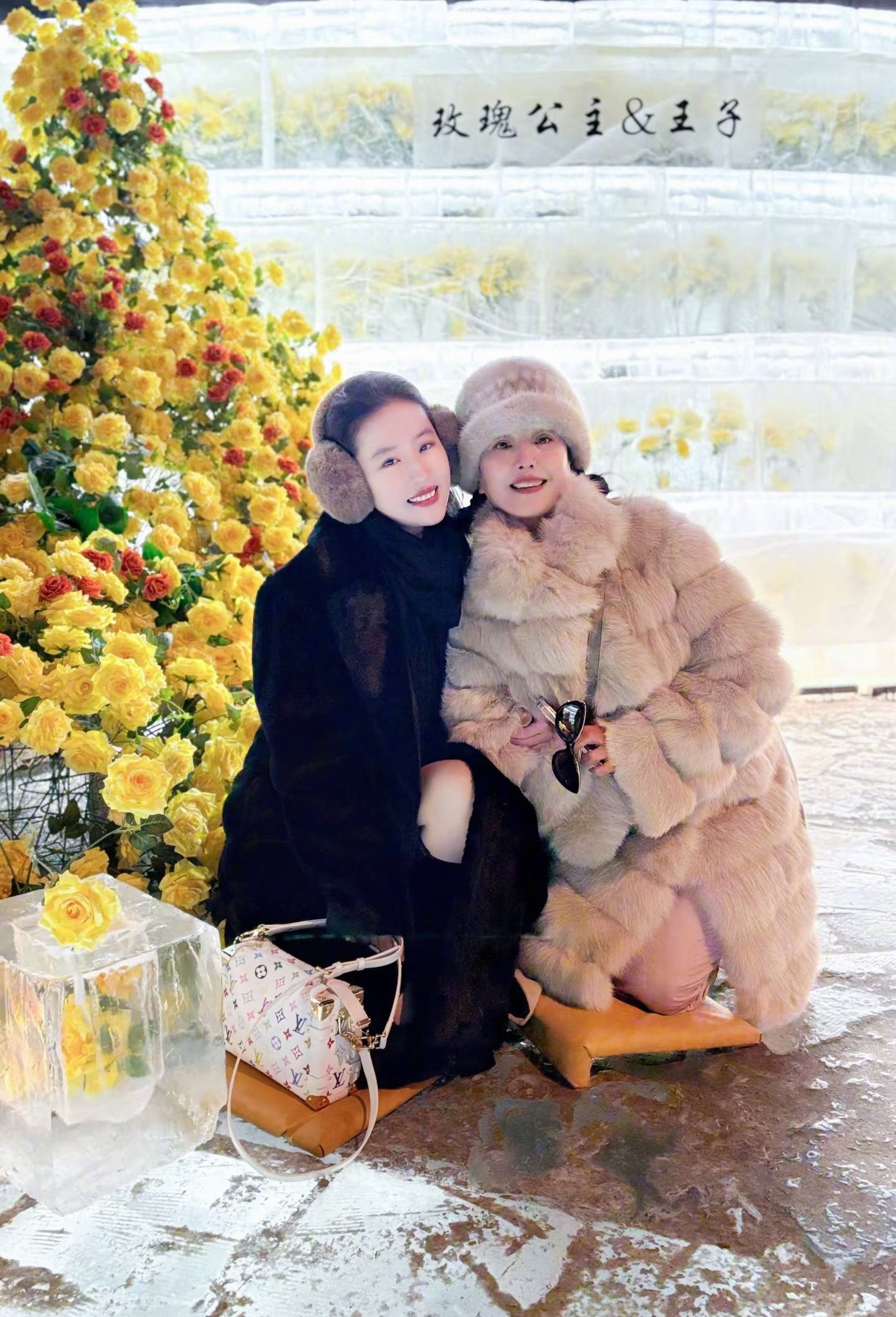 菲妈也是冻龄，刘亦菲家基因是真强大…菲妈图一这会快50了，图二这会也快70了…看