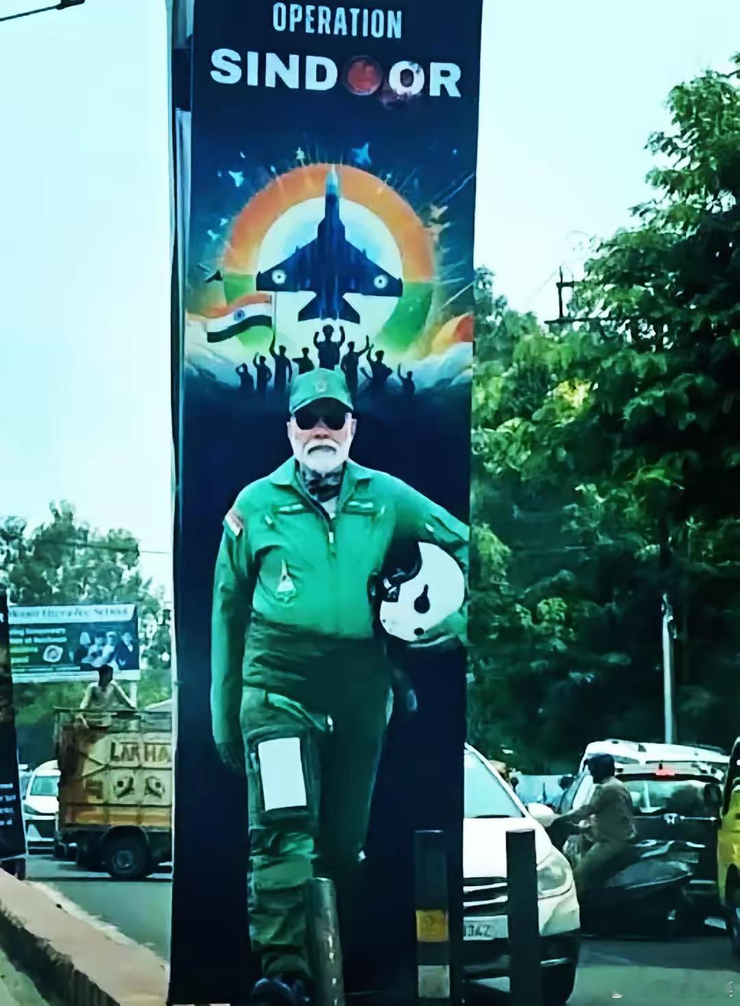“封杀”！三哥要求所有莫迪穿空军制服的戎装照收回，这样“经典”的场景将成为历史。