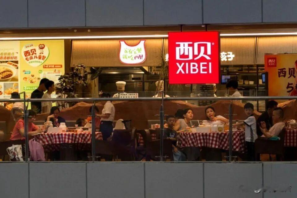 贾国龙说自己“爹味儿重”放弃个人IP，转头喊着“回归一线”，这波操作看着像认错，