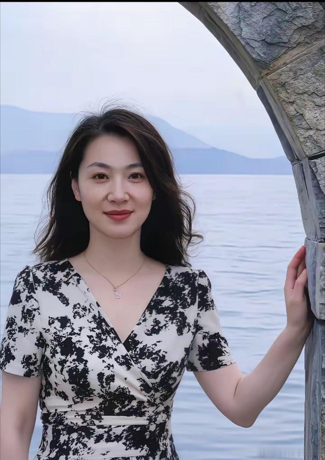 82年，未婚，无美颜，这算不算年轻？​​​