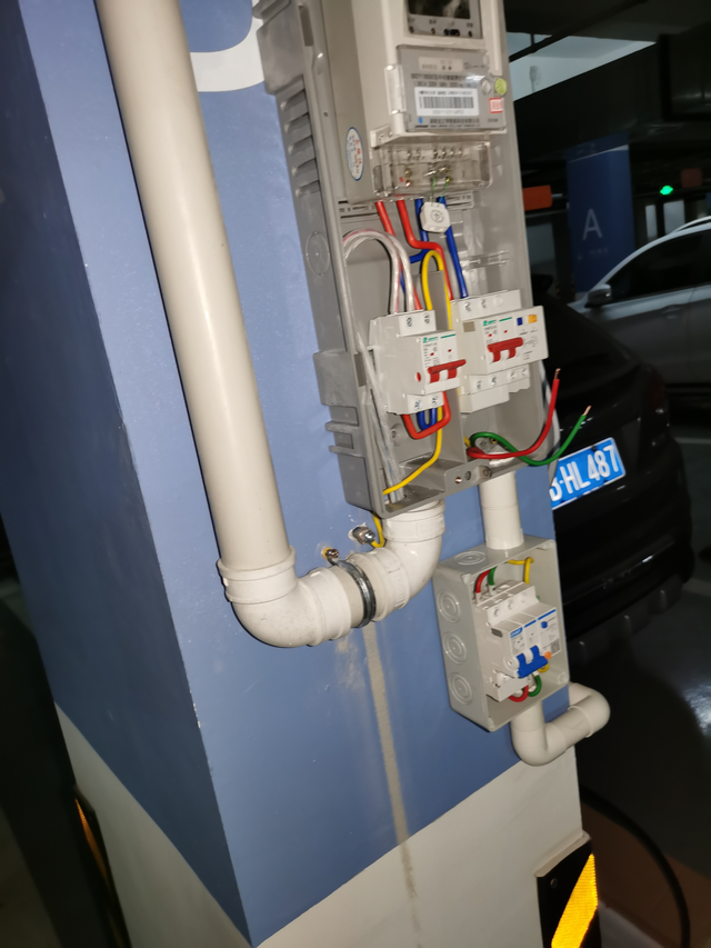 安充电桩大家额外付费了吗前几天车到了，安充电桩的时候安装师傅说接地走线收费一百