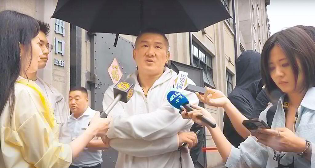 今晚返台！馆长：“大陆水深火热”完全就是民进党的谎言台湾网红“馆长”陈之汉6天