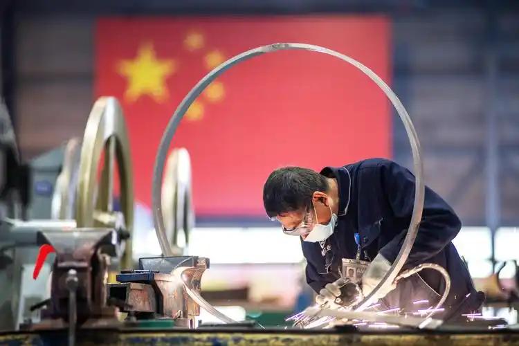 中国这才真正让外界明白，什么叫工业大国！据相关统计，俄乌战争两年时间里消耗的无缝