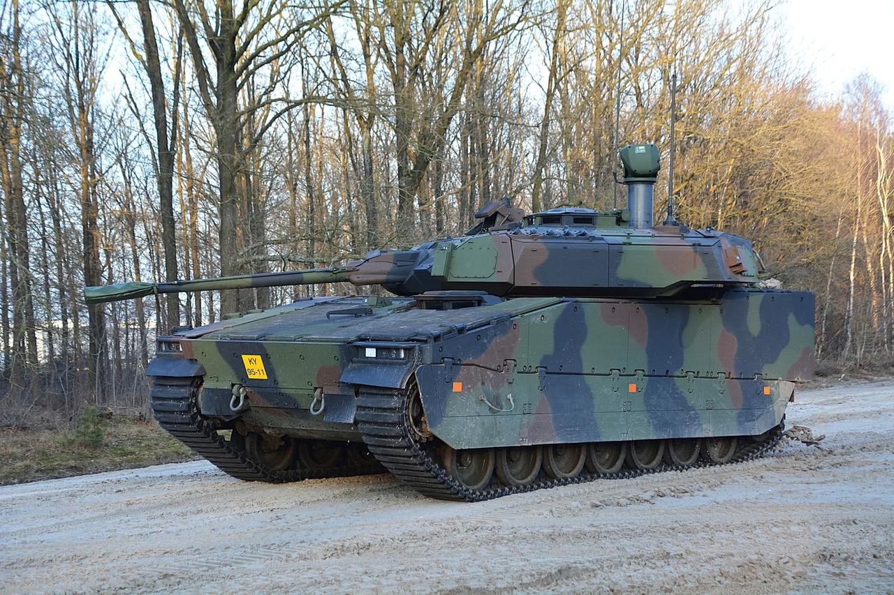 荷兰CV9035NLMLU（Mk3）捷克共和国获得了同样的炮塔，但配备的是3