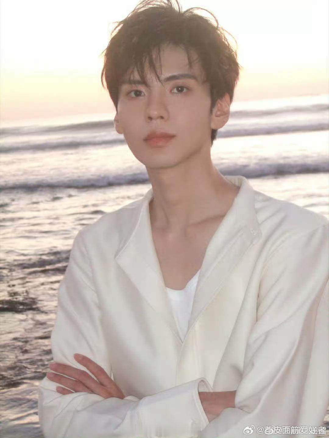 🥭《灼灼烈日》8月福建、安徽开机主演：毕雯珺、周洁琼帅男美女谁期待了？