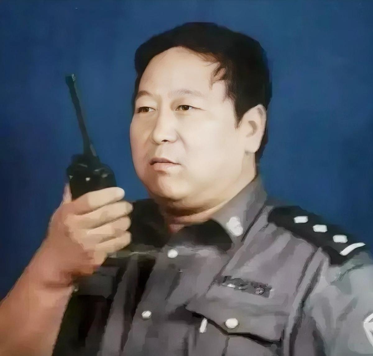 2005年，郑成月押送杀人犯王书金到石家庄指认现场。村干部一句话：“这案子早结