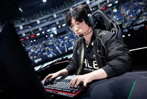 Zeus: 进赫哥长期在LPL, 在一些关键局面的想法和我有所不同