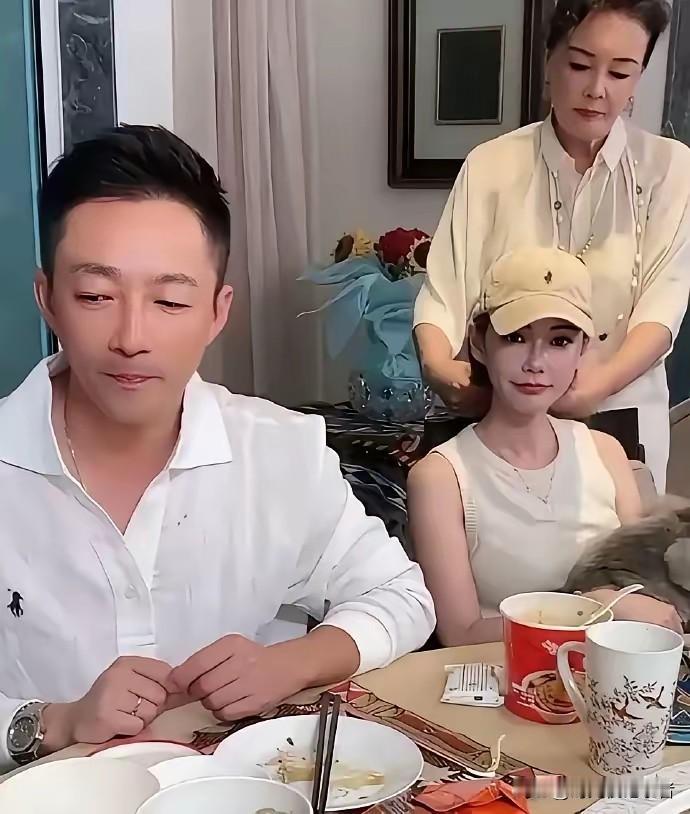 马筱梅真的应该知足，张兰虽然有时候要强，但是对待这个儿媳妇真是真心真意，总是想着