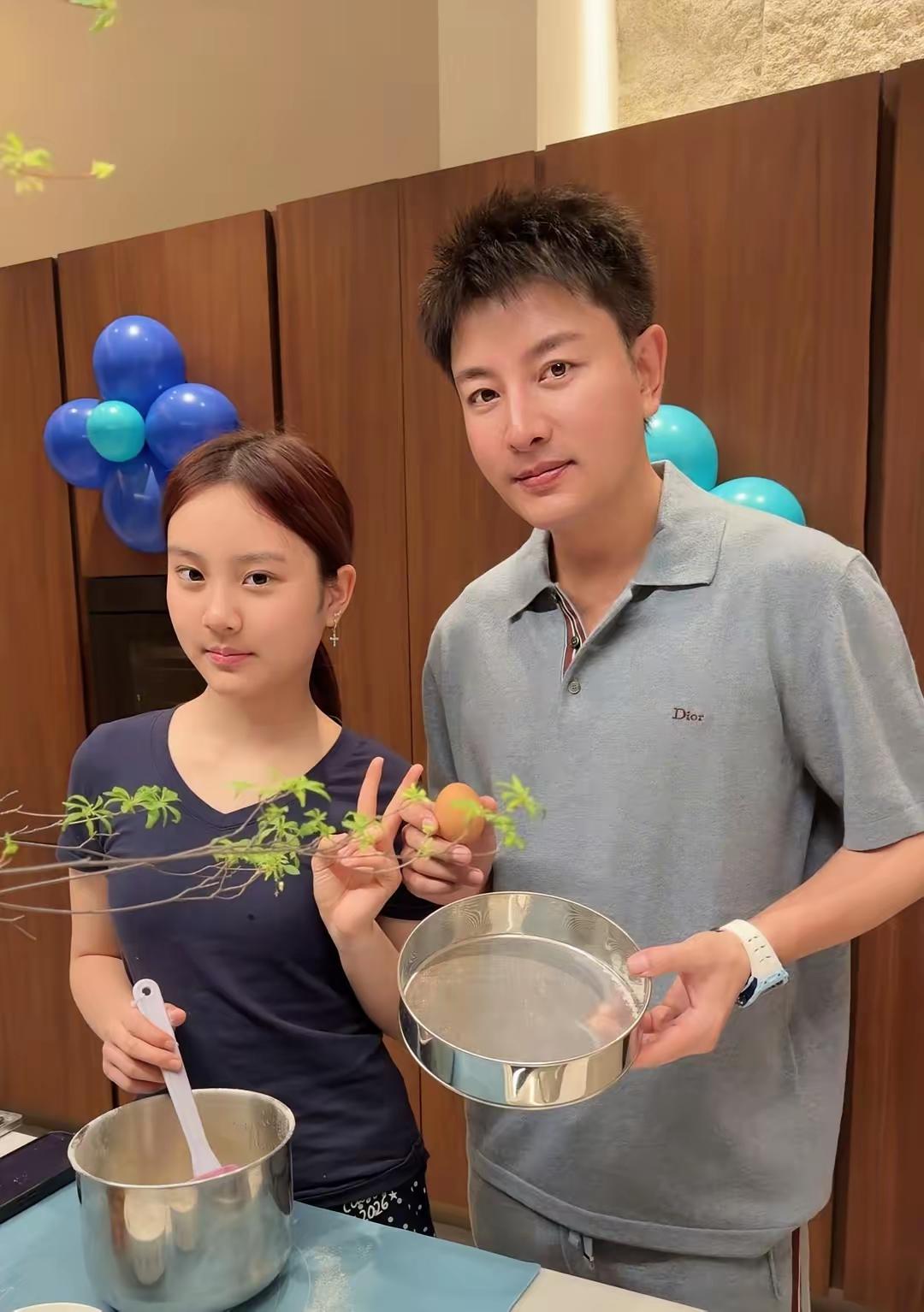 贾乃亮，激动发文。4月12日，贾乃亮突然发文，字里行间都透露着激动的心情，充斥