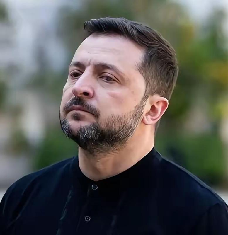 乌克兰终于看明白了乌克兰外长最近表示：过去三年多，乌克兰犯了个大错误，只盯着