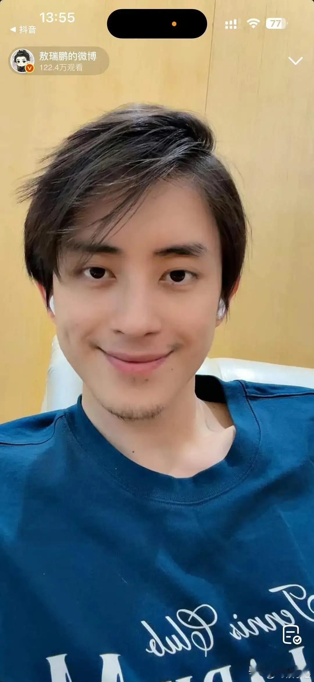 敖瑞鹏最近被大家吐槽是“赶粉第一人”啦！在内娱里，好多流量明星都特别爱惜粉丝，就