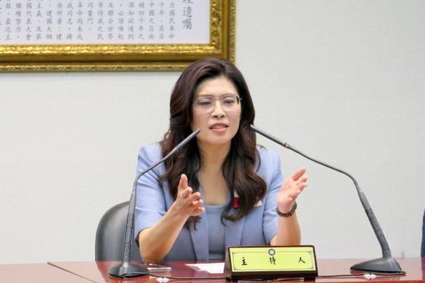 郑丽文明明没有实权，大陆为什么还要公布惠台政策？郑丽文这次来大陆访问，在网上