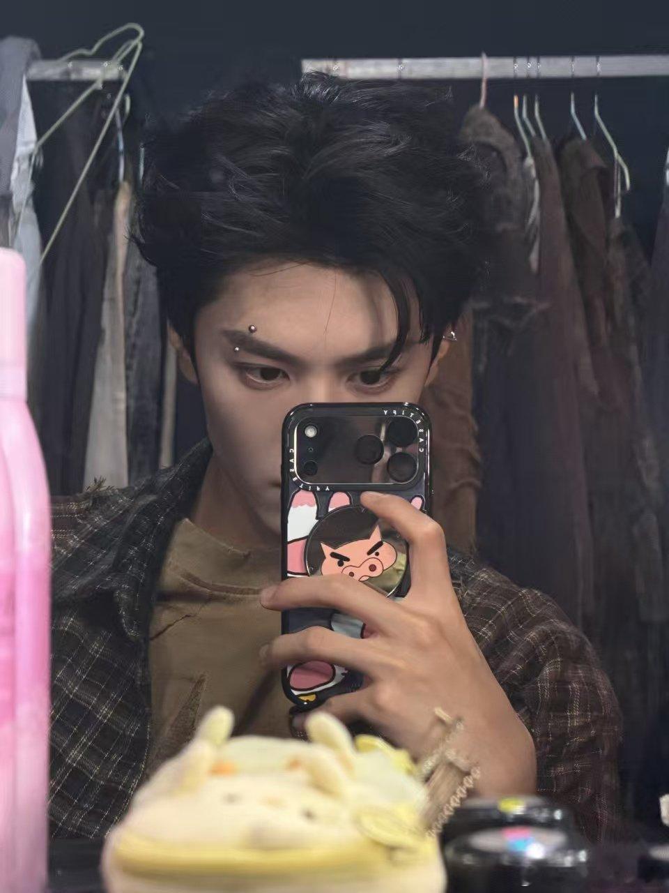 陈飞宇半夜健身偶遇陈哲远半夜健身都能碰到一起，陈飞宇陈哲远这是什么神仙缘分，妥妥