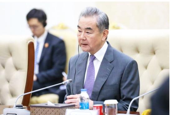 柬埔寨答应中国了！2026年4月22日，金边的天气和中柬关系一样热力十足，这